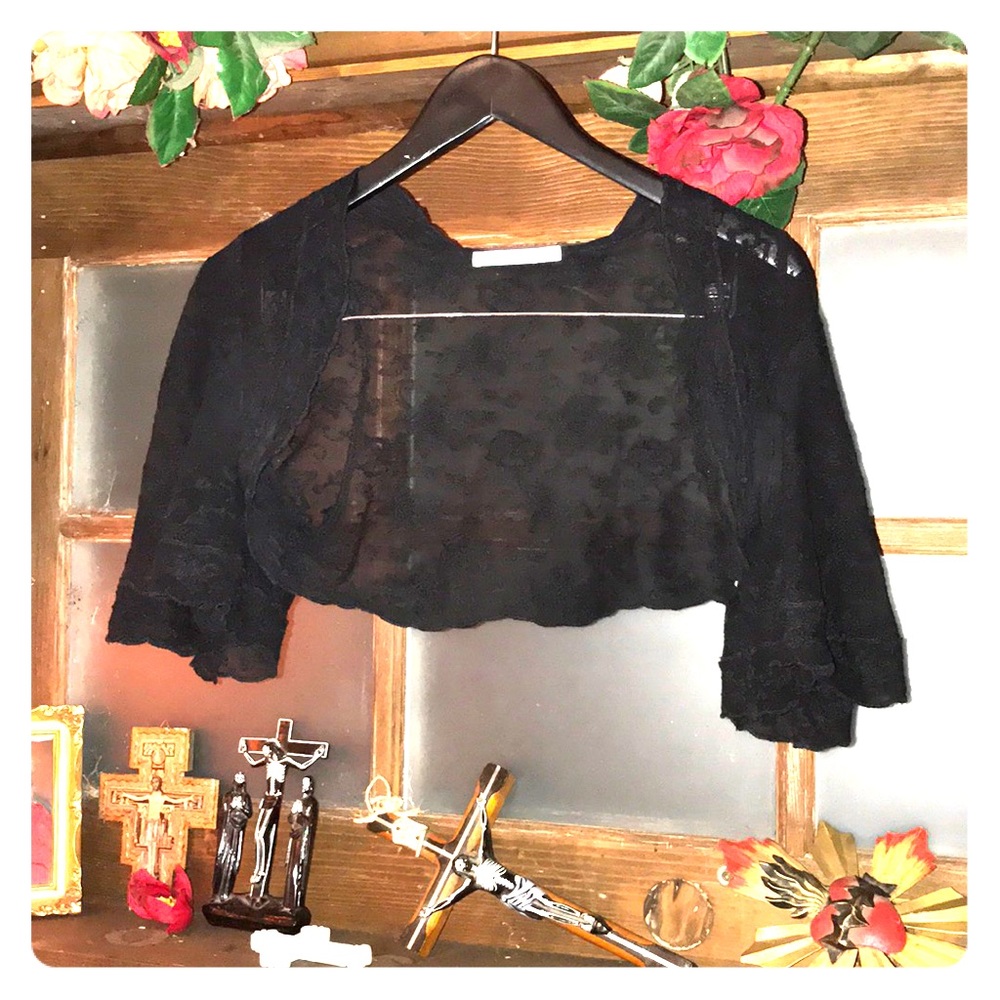 🔮French Lace Short Bell Sleeve Capelet bolero🔮
